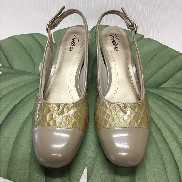 Trotters Shoes - Trotters New Shining Neutral 2 Inch Heels.